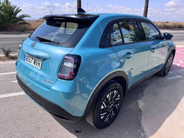 FIAT 600 HYBRID 1.2 E-THP AUTO SPANISH LHD IN SPAIN ONLY 6000 MILES SUPERB 2024